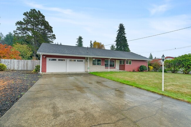 410 Lois Ln Ct in Aberdeen, WA - Building Photo - Building Photo