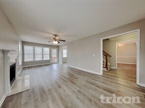 4 Stratus Ln in Clayton, NC - Foto de edificio - Building Photo