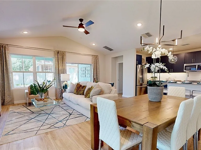 property at 106 Kingswood Ter