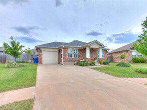 906 Butterfly Wy in Norman, OK - Building Photo - Building Photo