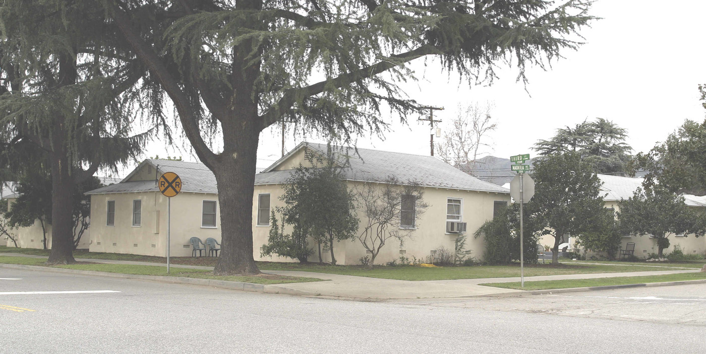 2307-2321 Magnolia Ave in La Verne, CA - Building Photo