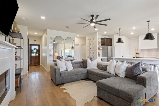 property at 5102 Dauphin Dr