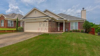 8063 Sonoma Pointe Dr in Columbus, GA - Building Photo