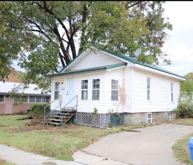 property at 212 W Central Ave