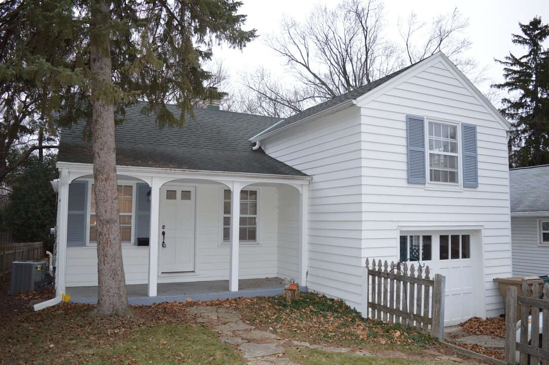 870 Woodrow St in Madison, WI - Foto de edificio