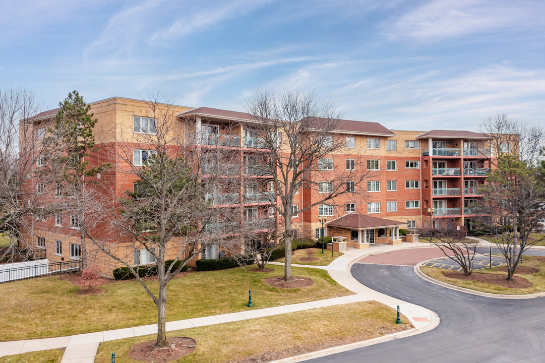 Creekside at Old Orchard in Mount Prospect, IL - Building Photo