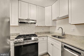 1239 Vermont Ave NW in Washington, DC - Building Photo - Building Photo