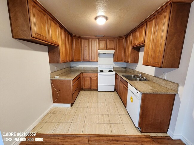 1355 N San Diego Ave in Ontario, CA - Building Photo - Building Photo
