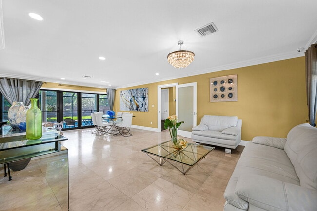 836 Orchid Dr in Plantation, FL - Building Photo - Building Photo