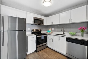 Wilton Tower in Fort Lauderdale, FL - Building Photo