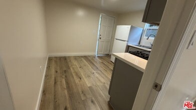 385 Redondo Ave in Long Beach, CA - Building Photo - Building Photo