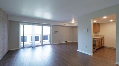 562-568 S Trenton Ave in Pittsburgh, PA - Building Photo - Building Photo
