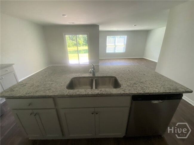 473 Coconut Dr in Bloomingdale, GA - Building Photo - Building Photo