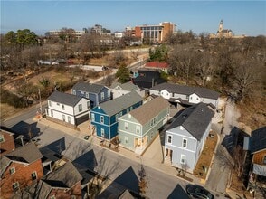 146 E South St in Fayetteville, AR - Building Photo - Building Photo