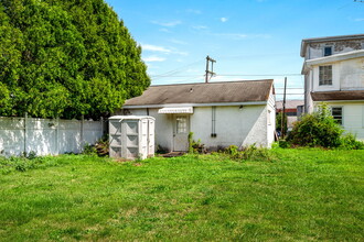 Hodgsons Quick print in Harleysville, PA - Building Photo - Building Photo