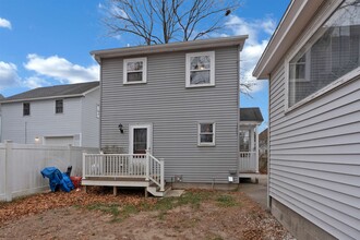 74 Charles St-Unit -B in Rochester, NH - Building Photo - Building Photo