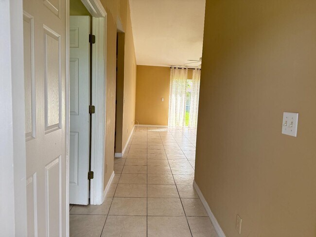 3940 20th St W in Lehigh Acres, FL - Building Photo - Building Photo
