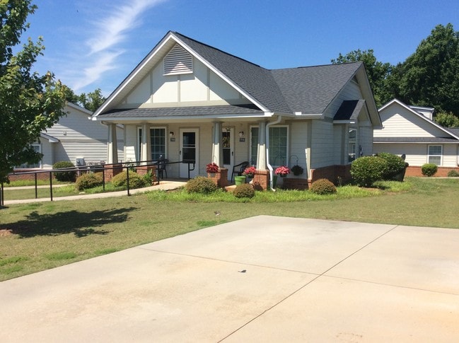 Creekside Landing Apartments in Greer, SC - Foto de edificio - Building Photo