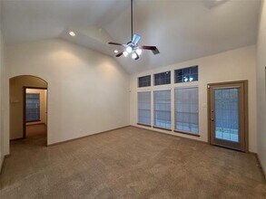 1014 Dawn Ct in Granbury, TX - Building Photo - Building Photo