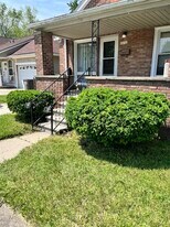3252 Isabelle St in Inkster, MI - Building Photo