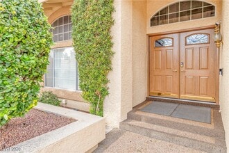 2217 Harbor Cliff Dr in Las Vegas, NV - Building Photo - Building Photo