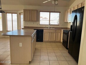 2336 E Aire Libre Ave in Phoenix, AZ - Building Photo - Building Photo