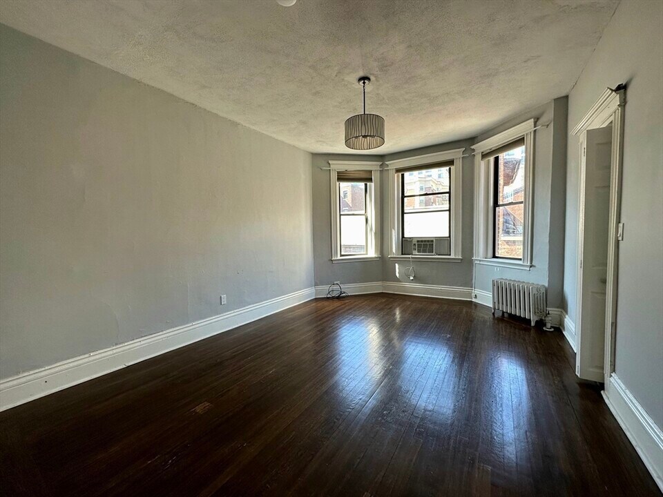 107 Jersey St, Unit 12 in Boston, MA - Building Photo