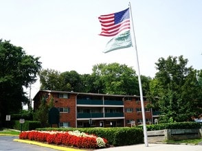 Parkview Gardens Apartments in Riverdale, MD - Building Photo - Building Photo