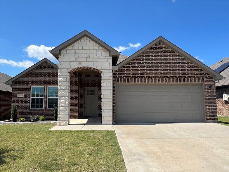 7604 Grant Ln in Greenville, TX - Building Photo