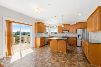 16759 NE 86th Ct in Redmond, WA - Building Photo - Building Photo