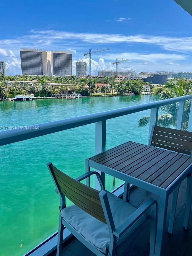 9821 E Bay Harbor Dr in Bay Harbor Islands, FL - Building Photo - Building Photo