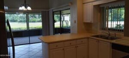 106 Augusta Cir in Daytona Beach, FL - Building Photo - Building Photo