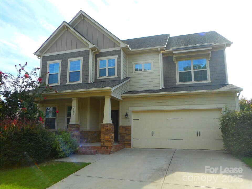 3038 Oakmere Rd in Waxhaw, NC - Foto de edificio