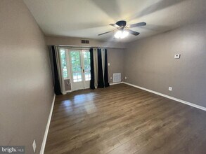 5904 Bayshire Rd in Springfield, VA - Building Photo - Building Photo
