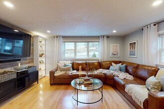 37 Marivista Ave in Waltham, MA - Building Photo - Building Photo