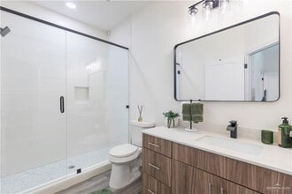 7 Clarence Dr in Edinburg, TX - Building Photo - Building Photo