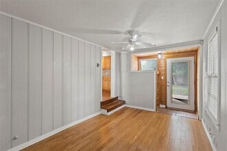 302 S Bradley St in McKinney, TX - Building Photo - Building Photo
