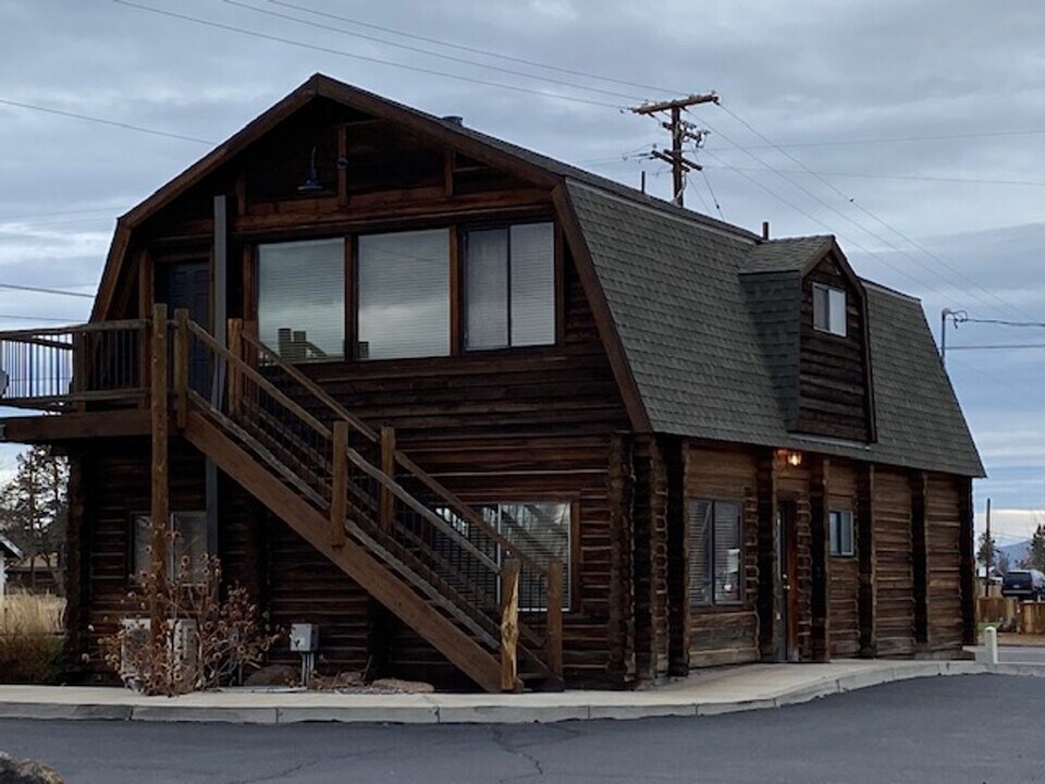 8392 US-97 in Terrebonne, OR - Building Photo