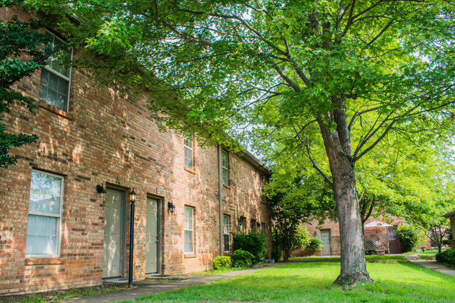 Sango Place Apartments in Clarksville, TN - Foto de edificio - Building Photo