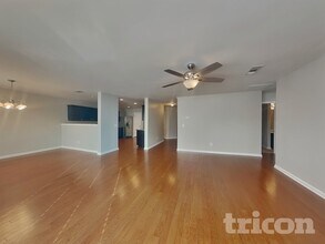 1031 Fulman Rd in Hendersonville, TN - Foto de edificio - Building Photo