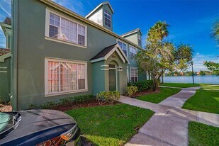 9028 Lake Chase Island Way in Tampa, FL - Building Photo