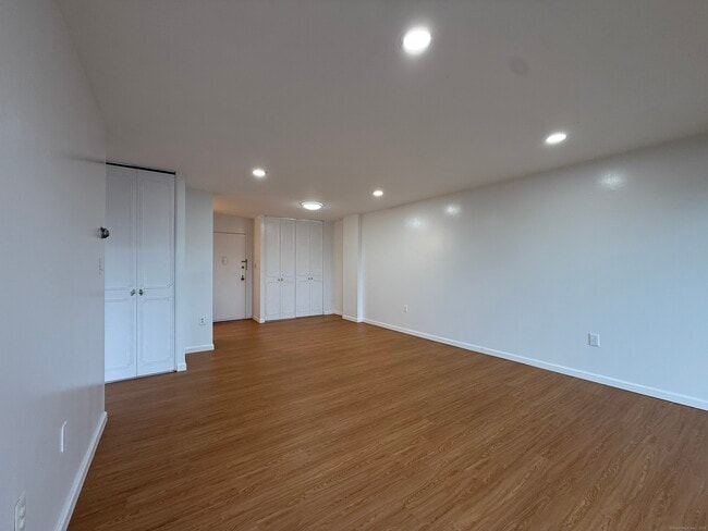 30 Woodland St in Hartford, CT - Building Photo - Building Photo