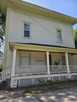 807 Ferris Ct in Kalamazoo, MI - Building Photo