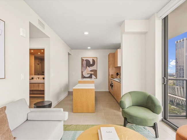 11 NE 6th St, Unit SI FL26-ID1475831P in Miami, FL - Building Photo - Building Photo