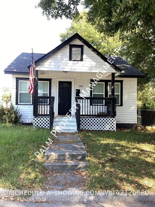 1202 E 70th St in Savannah, GA - Building Photo