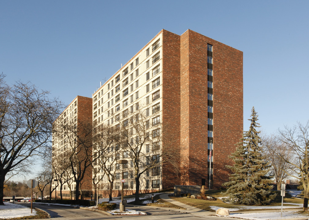 Morley Manor in Dearborn, MI - Building Photo