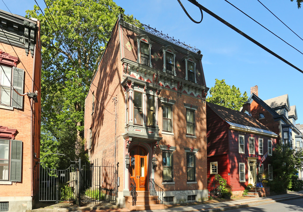 25 N Ferry St in Schenectady, NY - Building Photo