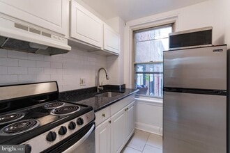 1413 Lombard St in Philadelphia, PA - Building Photo - Building Photo