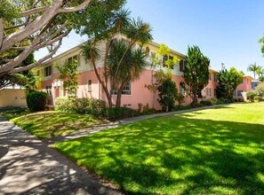 1132-1142 Princeton Street in Santa Monica, CA - Building Photo - Interior Photo