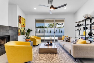 74797 S Cove Dr in Indian Wells, CA - Foto de edificio - Building Photo